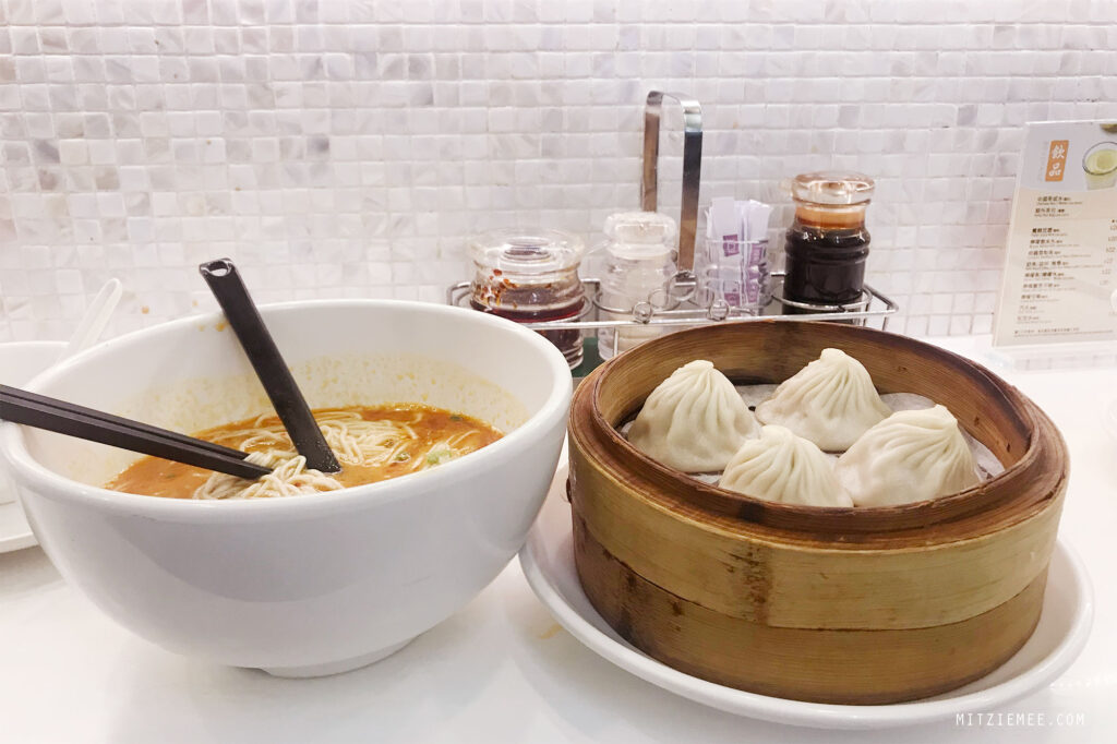 Crystal Jade i Hong Kong Lufthavn - Lamian og Xiao Long Bao
