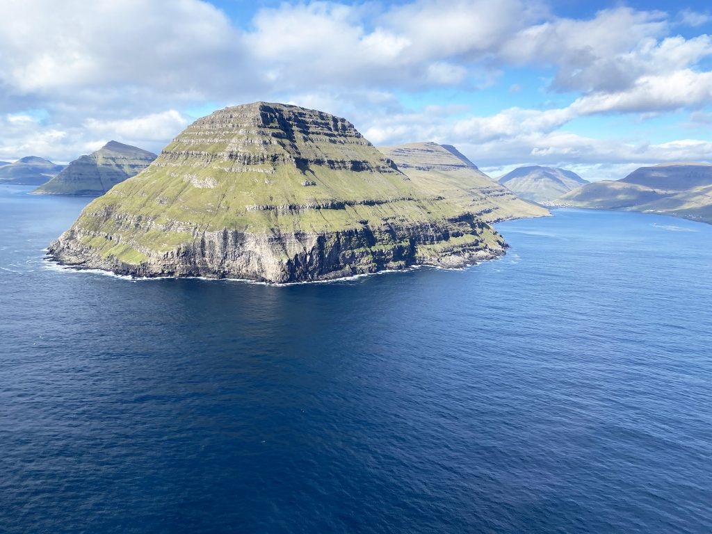 Med helikopter til Svínoy, Færøerne Blog