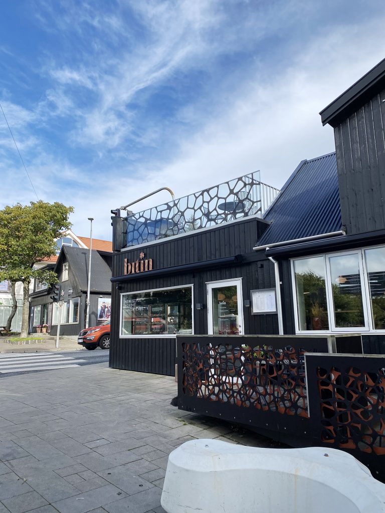 Frokost på Bitin, Torshavn