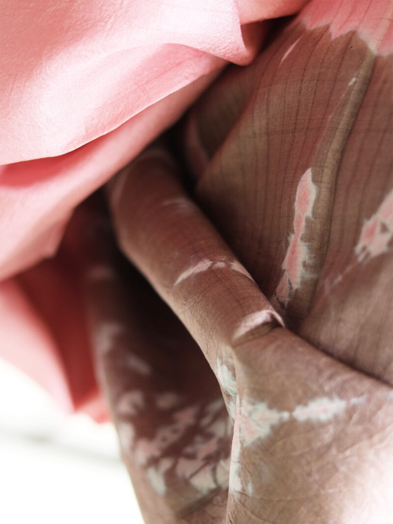 Silketørklæde - Lotus Pink & Grå - Kravan House - Mitzie Mee Shop