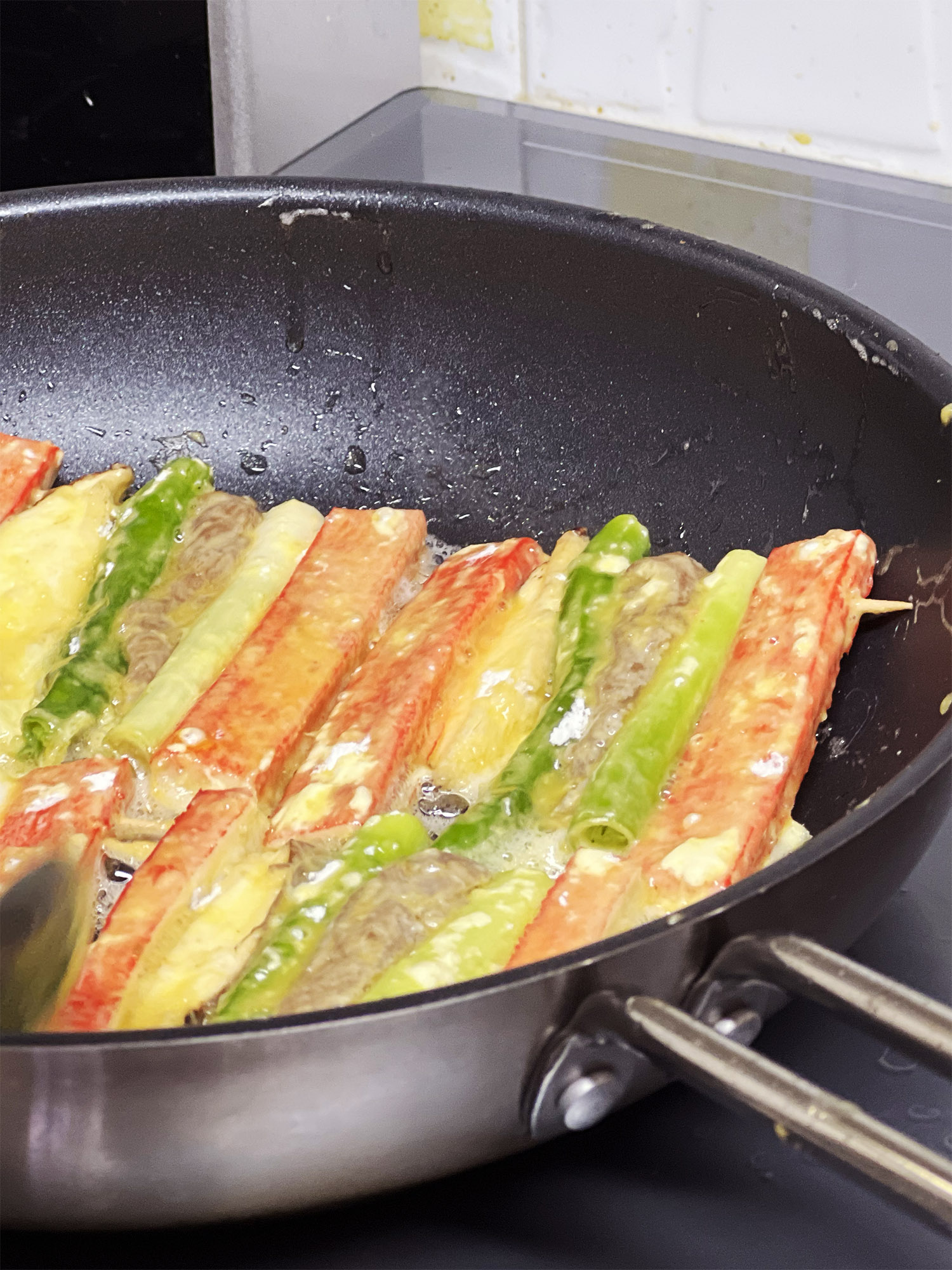 Opskrift: Sanjeok - Koreanske Grillspyd med Oksekød, Surimi og Grøntsager