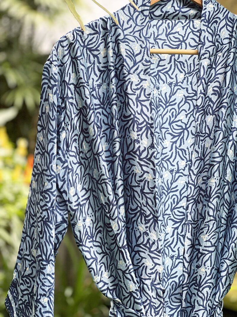 Blå Silk Robe - Morgenkåbe i Silke - Ketut Riyanti - Fair Fashion fra Bali - Mitzie Mee Shop
