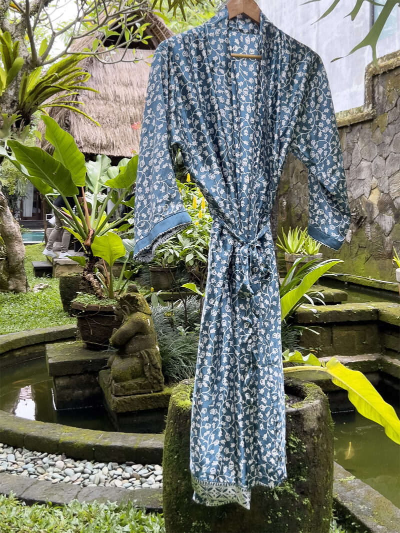 Petroleumsgrøn Silk Robe - Ketut Riyanti - Fair Fashion fra Bali - Mitzie Mee Shop