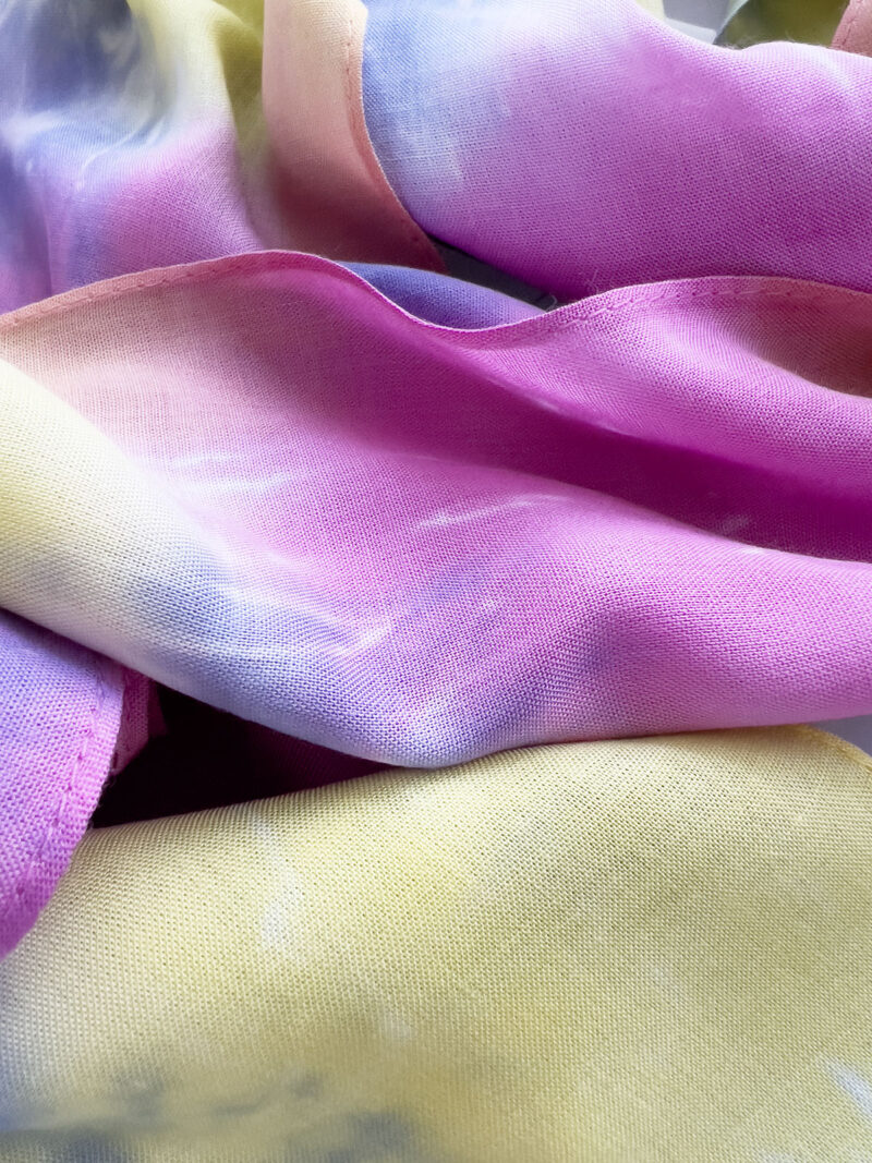 Tie-dye tørklæde - Pastelfarvet batik - Bomuld - Mitzie Mee Shop