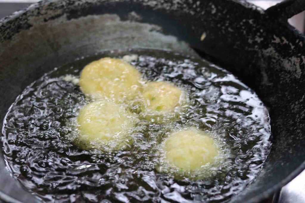 Opskrift: Kartoffeldumplings fra Myanmar(aloo ket tha late kyaw)