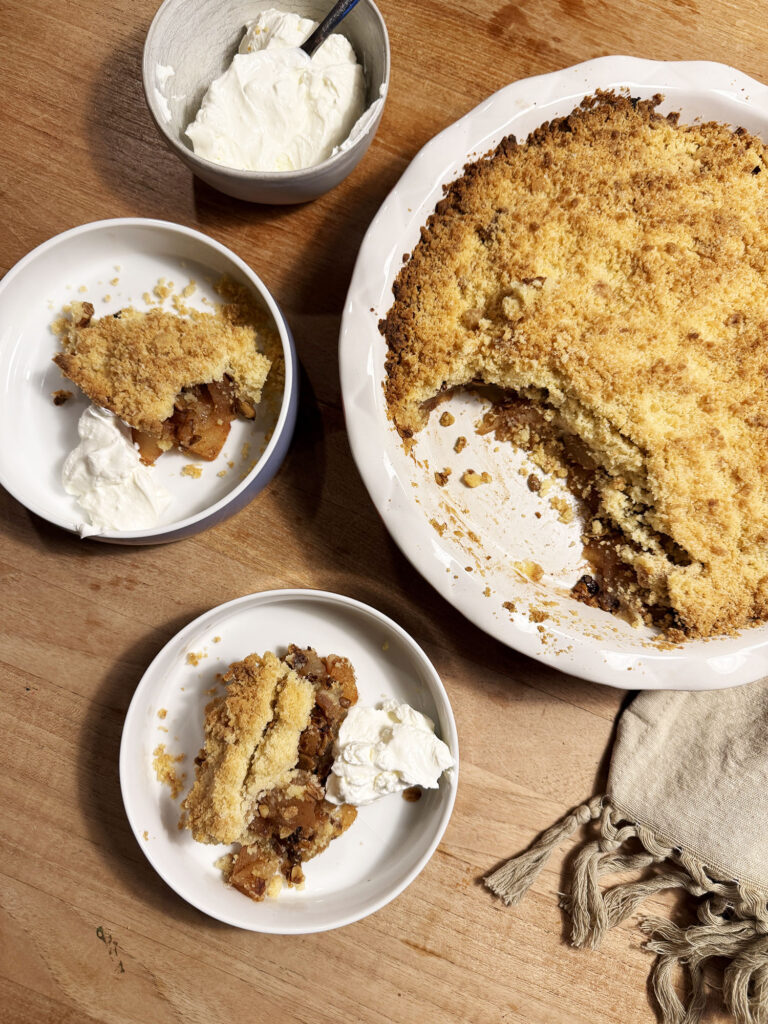 Opskrift: Apple Crumble med Marcipan og Granola