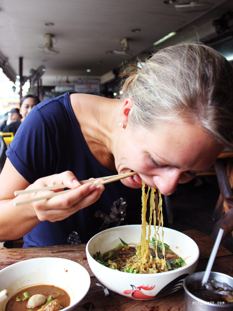 Bangkok: Baan Kuay Tiew Ruathong og Boat Noodle Alley
