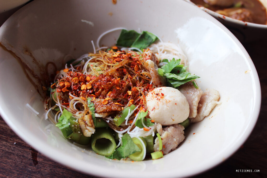 Bangkok: Baan Kuay Tiew Ruathong og Boat Noodle Alley