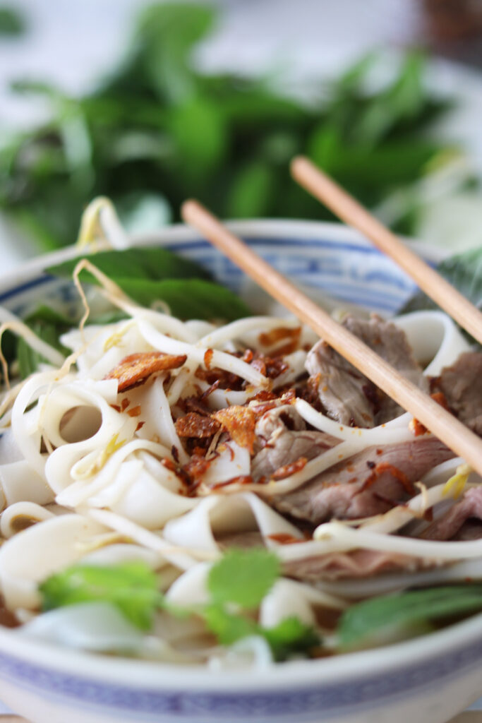 Opskrift: Pho på 20 minutter - Vietnamesisk nudelsuppe