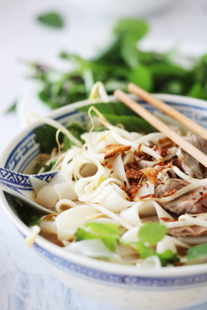 Opskrift: Pho på 20 minutter - Vietnamesisk nudelsuppe