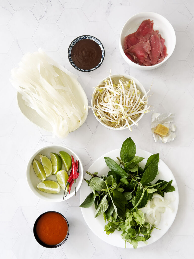 Opskrift: Pho på 20 minutter - Vietnamesisk nudelsuppe