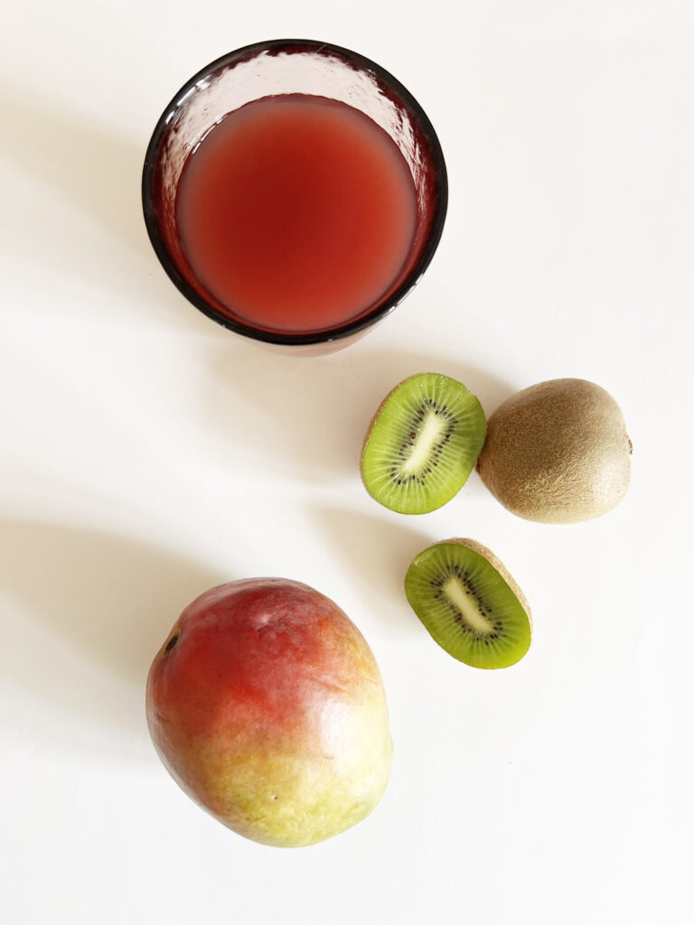 Opskrift: Hjemmelavede ispinde med frisk frugt og juice