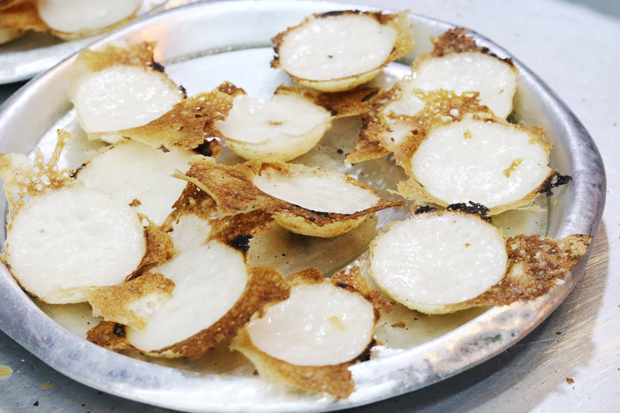 Street food i Thailand: Khanom Krok - Små kokospandekager