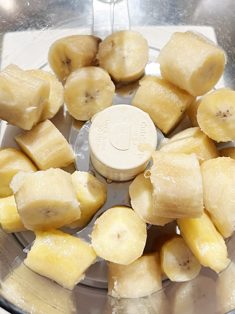 Opskrift: Bananis med peanutbutter, chokolade og vanilje