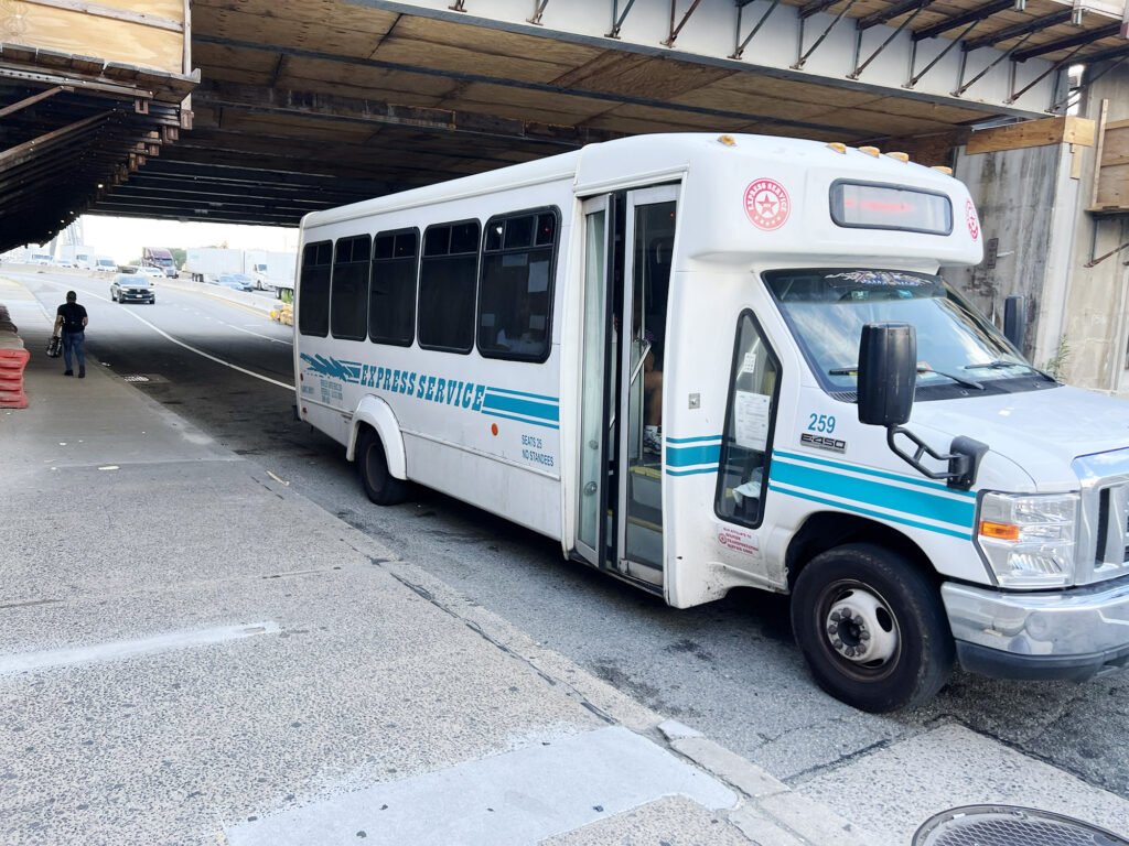 Med bus til Fort Lee over George Washington Bridge