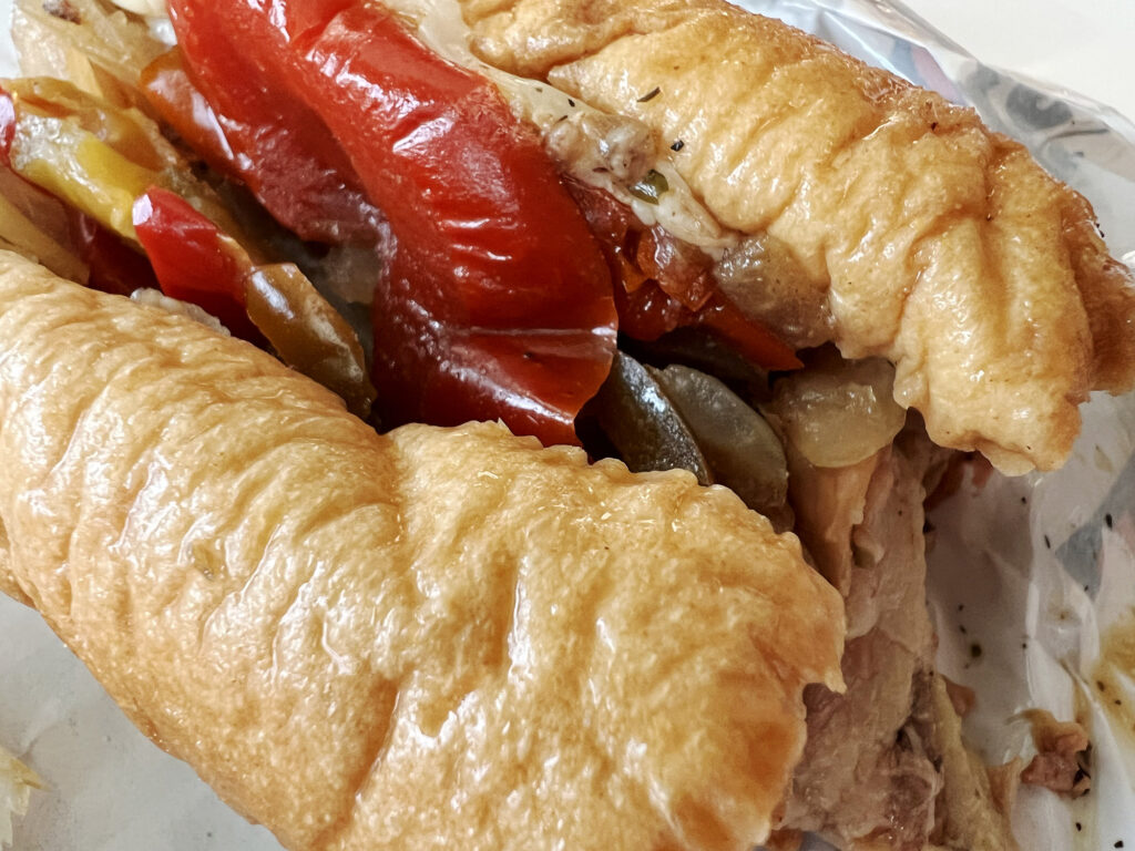 Philadelphia: Roast Pork Sandwich fra Geno’s Steaks i lufthavnen
